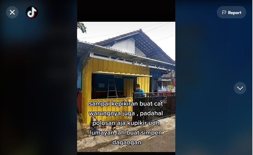 Jualan Sosis Bakar, Perempuan Ini Terharu Lihat Perjuangan Sang Ayah Membantunya. (Dok: TikTok/iniibuken)