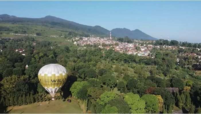 Balon udara Sari Ater (YouTube  Emzy Ardiwinata)