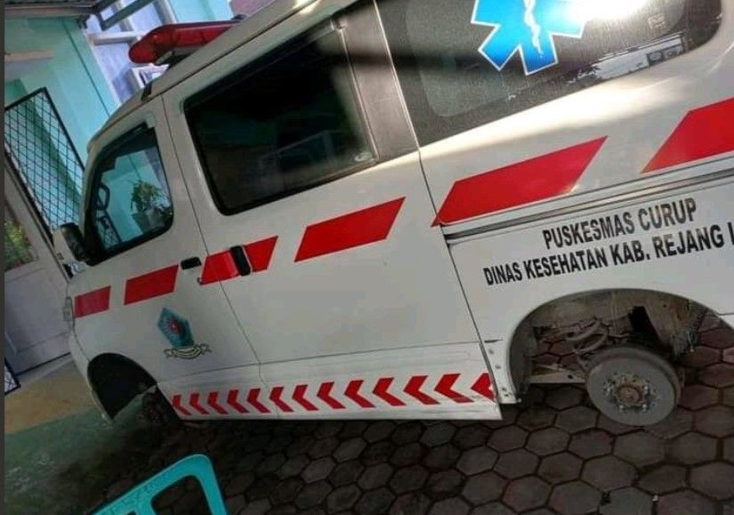 Ban ambulans dimaling (twitter.com/AREAJULID)