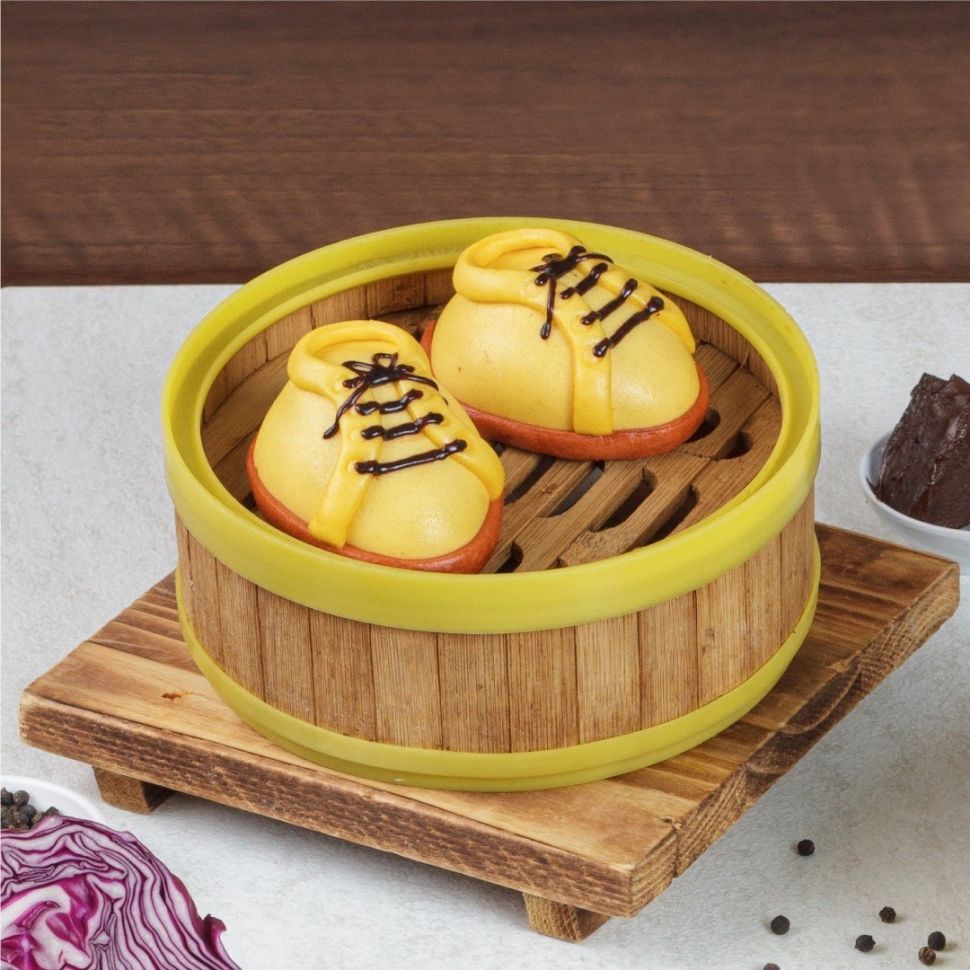 Bakpao Sepatu Isi Coklat di Imperial Kitchen & Dimsum. (Dok. GrabFood)