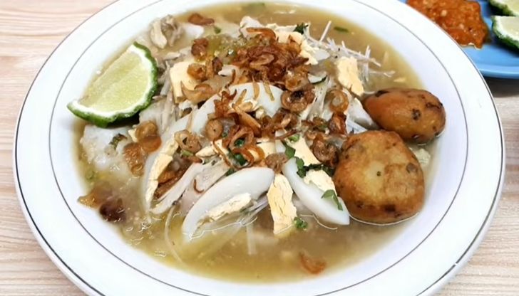 Soto banjar (YouTuber/Dapur Ajiib Samarinda)