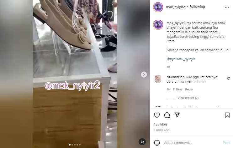 Viral Ibu Amuk Pegawai Toko Sepatu Gegara Anaknya Tak Dilayani Dengan Baik. (Instagram/@mak_nyinyir2)