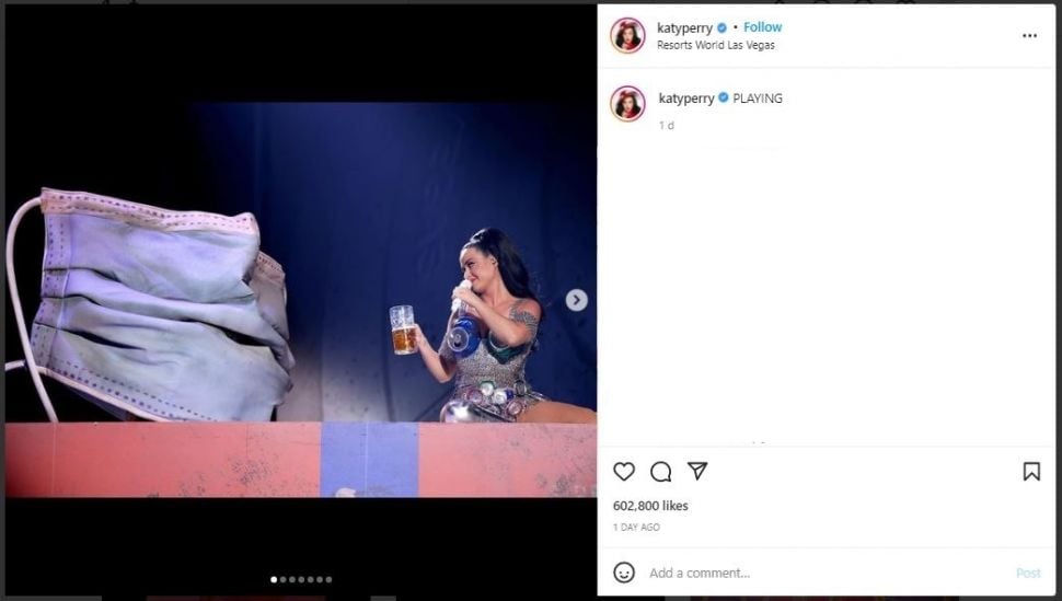 Katy Perry Pakai Bra Bentuk Kaleng Bir (instagram.com/katyperry)