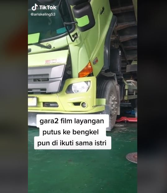 Viral Pria Dibuntuti Istri ke Bengkel Gara-gara Layangan Putus (tiktok.com/@ariskeling53)