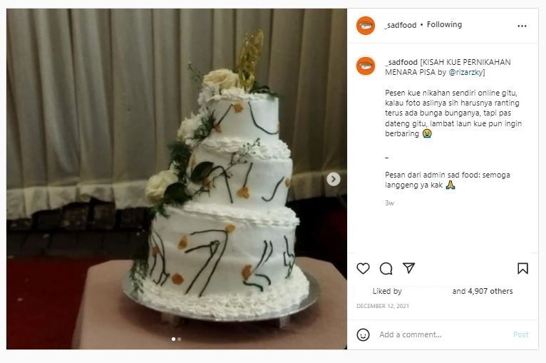 Kue pernikahan miring (Instagram @_sadfood)