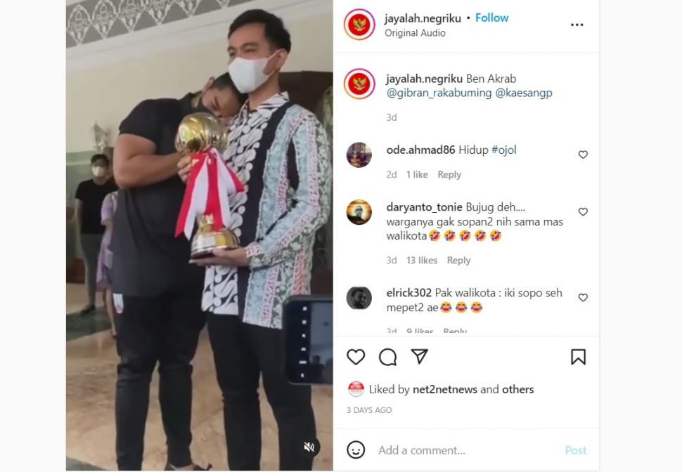 Pose manja Kaesang Pangarep dengan kakaknya Wali Kota Solo Gibran Rakabuming Raka menuai sorotan publik. [Instagram]
