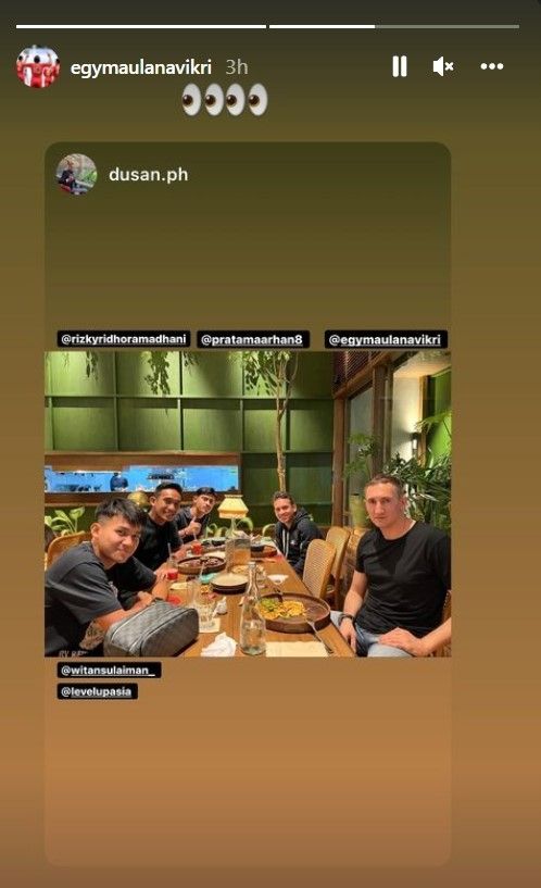 Pratama Arhan dan teman-temannya bertemu dengan agen pemain internasional. [Instagram]