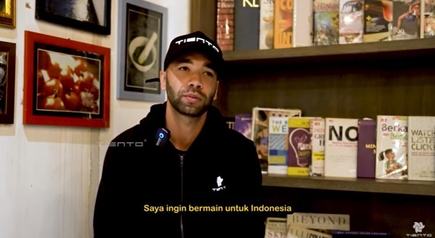 Striker PSIS Semarang, Bruno Silva mengatakan minatnya untuk dinaturalisasi. (YouTube/Tiento Indonesia)