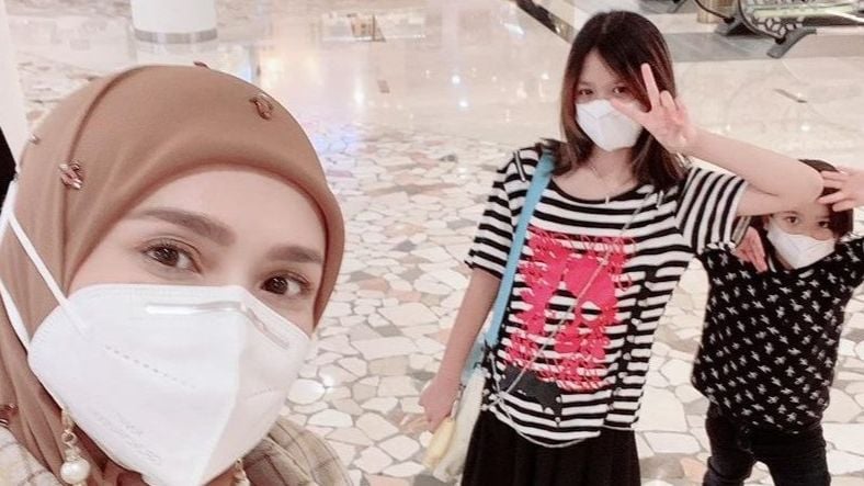 Gaya Nyentrik Safeea Anak Ahmad Dhani (Instagram/@mulanjameela1)