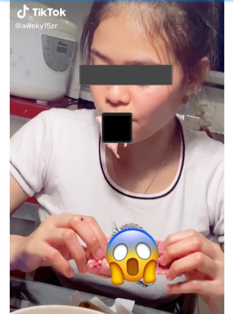 Viral di TikTok Video Perempuan Santai Makan Ayam Mentah (TikTok)