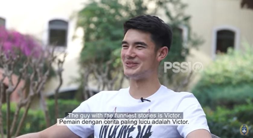 Elkan Baggott menyebut Victor Igbonefo adalah pemain terlucu di timnas Indonesia. (YouTube/PSSI)