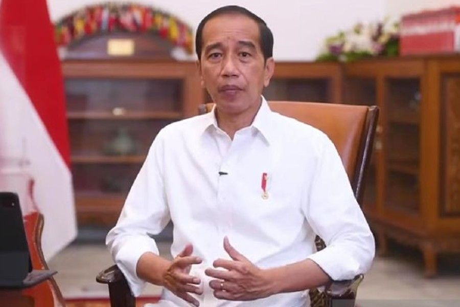 Tangkapan Presiden Jokowi menyampaikan pernyataan mengenai vaksinasi Covid-19 dosis ketiga di Jakarta, Selasa (11/1/2022). [Dok.Antara]