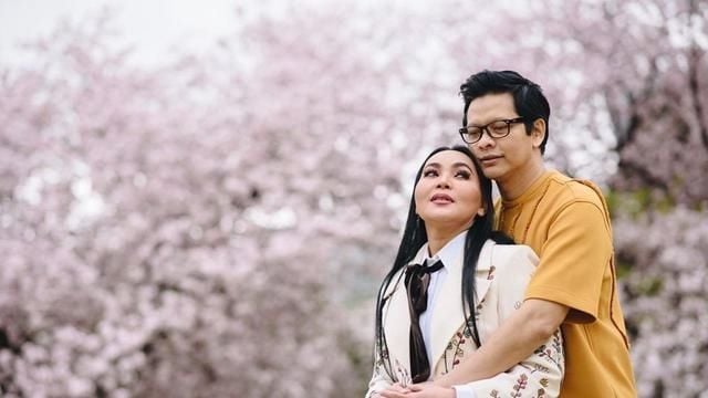 Potret Mesra Armand Maulana dan Dewi Gita  [Instagram/@dewigita01]