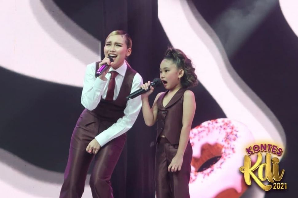 Ayu Ting Ting dan Bilqis. [Instagram/officialmnctv]