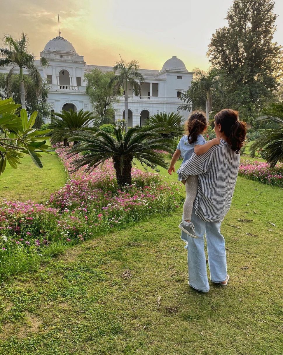 Dengan bangunan yang indah dan megah, Istana Pataudi sering dijadikan lokasi syuting film Bollywood. [Instagram]