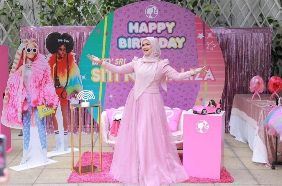 5 Potret Siti Nurhaliza Rayakan Ultah ke-43 dengan Tema Barbie. (Dok: Instagram/ctdk)