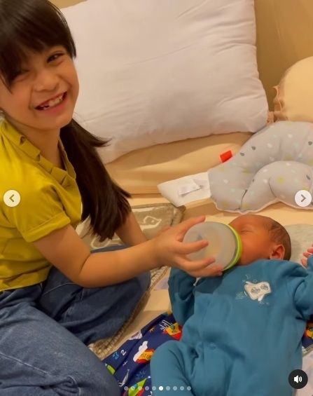 Potret Amabel Lennata 'Anak' Lesti Kejora Momong Baby Leslar (instagram/@amabellennata)