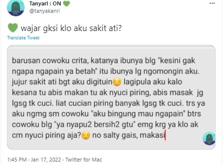 Curhatan seorang perempuan anonim merasa sakit hati kena julid sampai suruh bersihkan rumah oleh kekasih dan ibunya. (Twitter/tanyakanrl)