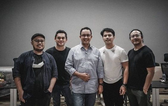 Gubernur Anies Baswedan bersama band Nidji formasi baru [Instagram/aniesbaswedan]