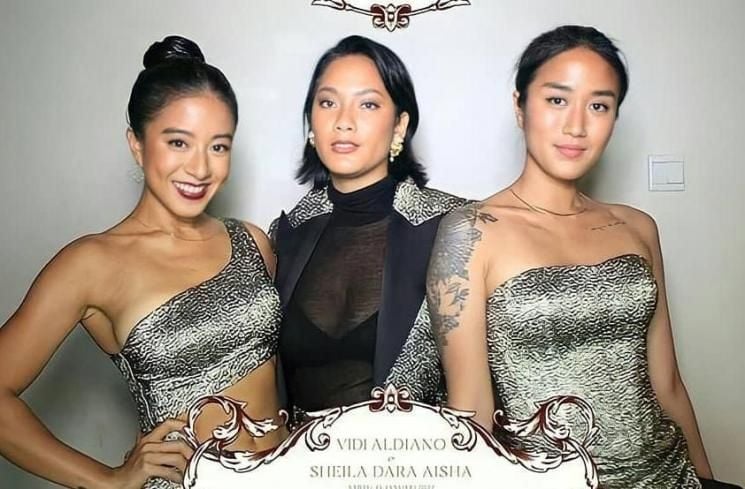 Outfit Bridesmaid Pernikahan Vidi Aldiano dan Sheila Dara (instagram/@karecyamoeloek)