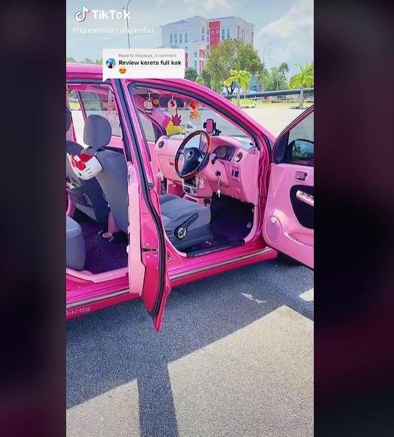 Viral Wanita Punya Mobil Serba Pink (tiktok.com/queenmerahjambu)