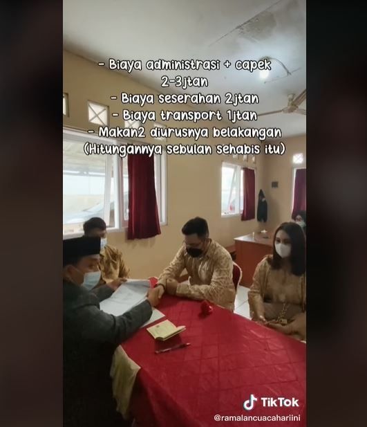 Viral Pasangan Pengantin Menikah Langsung di KUA (tiktok.com/ramalancuacahariini)