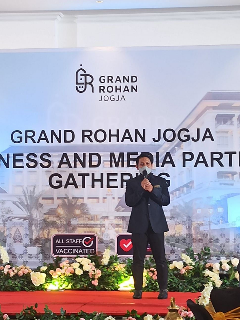 Asmoro  Handriyanto, General Manager Grand Rohan Jogja pada (Suara.com/Hiromi) pada Business dan  Media Partner Gathering, Selasa (18/1/2022) malam.