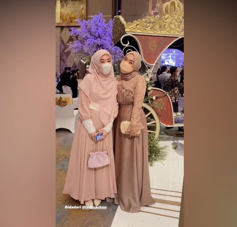 Potret kedekatan Larissa Chou dan Ririe Fairus (Instagram/@ririe_fairus)