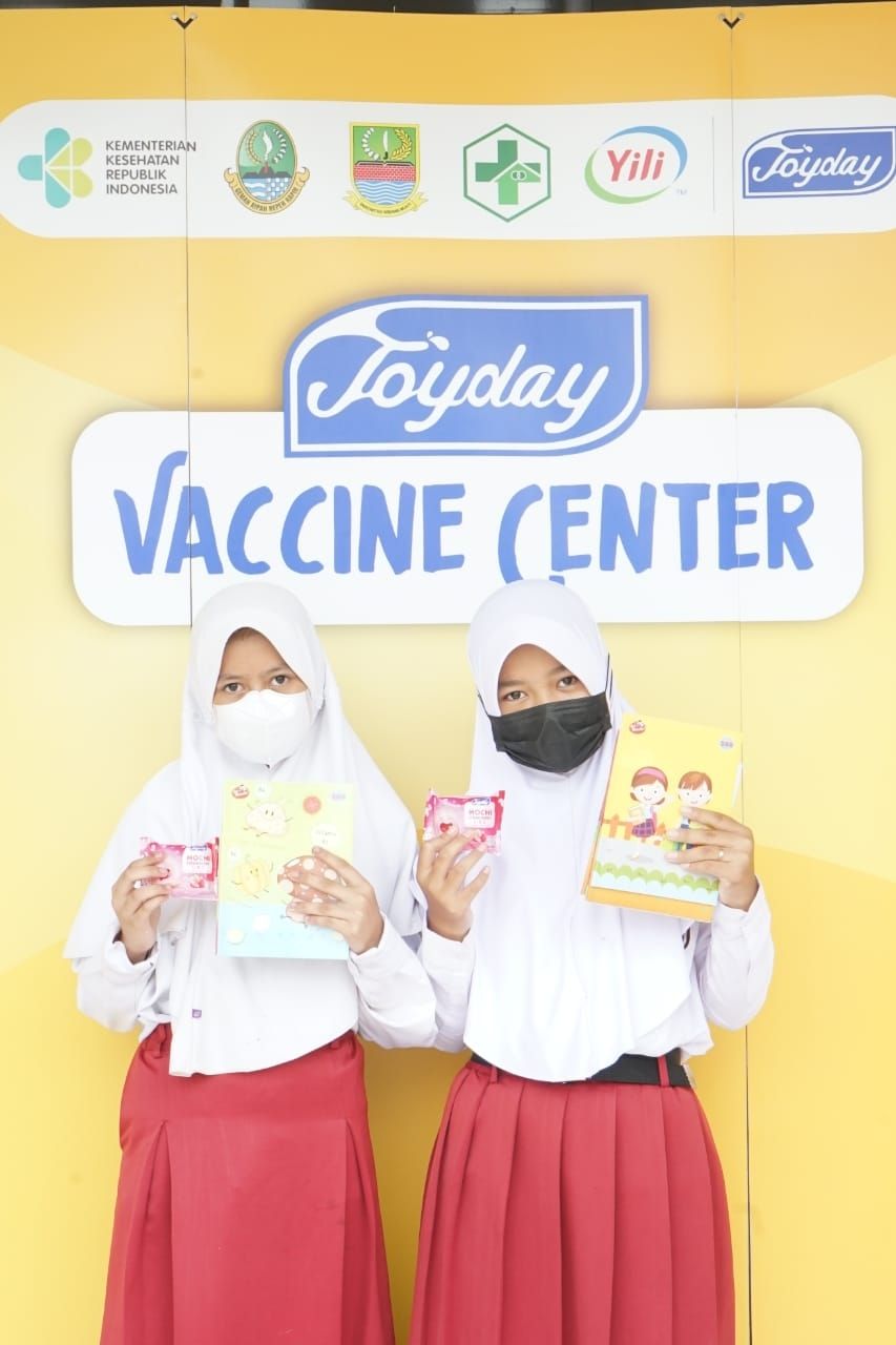 Joyday vaccine center suntik vaksin Covid-19 untuk 500 anak di SDN Sukabungah 01, Bekasi, Jawa Barat. (Dok. Yili Group)
