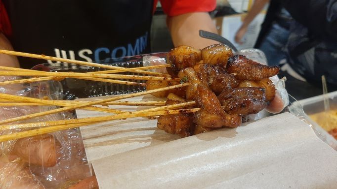 Indonesian Pork Signature Food Festival di Hublife untuk merayakan Tahun Baru Imlek 2022 dengan kuliner babi. (dok. Hublife)