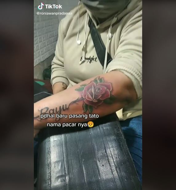 Viral Wanita Diputuskan setelah Buat Tato Nama Pacar (tiktok.com/@roniawanpradanaa)