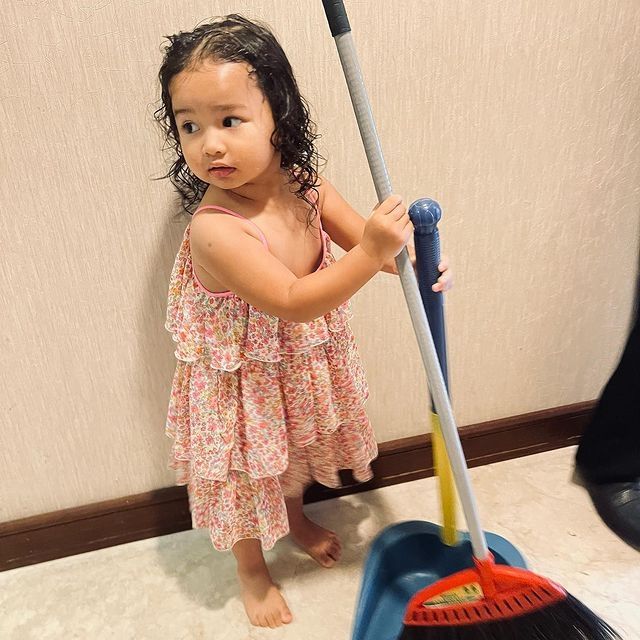 Potret Azzahra Jiwa, cucu Siti Nurhaliza. (Instagram/azzahrajiwaasyraf)