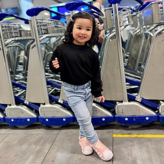 Potret Azzahra Jiwa, cucu Siti Nurhaliza. (Instagram/azzahrajiwaasyraf)