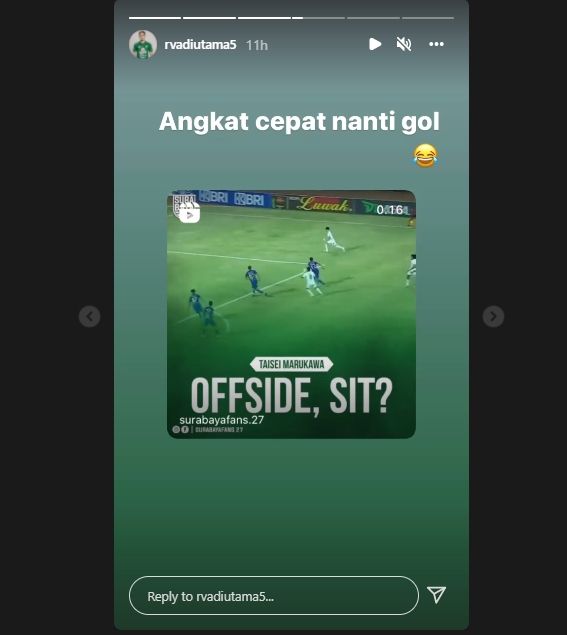 Respons pemain Persebaya, Rava Adi Utama sindir keputusan asisten wasit. (Instagram/rvadiutama5)