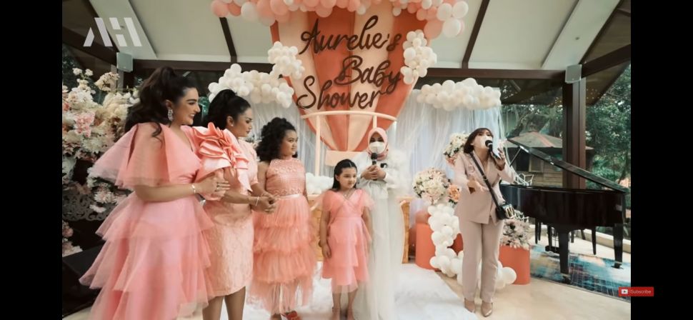 Aurel Hermansyah Dapat Kejutan Baby Shower, Ini Potret Mempesonanya. (Dok: Instagram/aurelhermansyah).