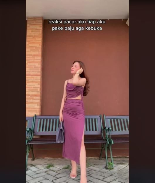 Pacar Pakai Baju Terbuka, Reaksi Pria Ini Banjir Pujian Warganet (tiktok.com/@siiiincerelyaprilll)