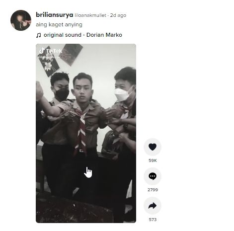 Viral video TikTok bangunkan paksa teman dihujat warganet. (Dok. TikTok)