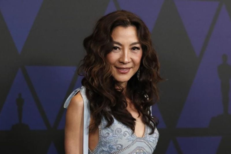 Aktris Michelle Yeoh saat menghadiri acara Penghargaan Gubernur 2018 di Hollywood, California, AS. [REUTERS/Mario Anzuoni]