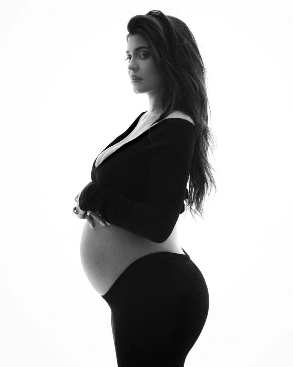 Portrait of Kylie Jenner Pregnant with Second Child (instagram/@kyliejenner)