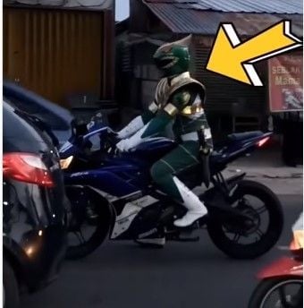 Power ranger di jalan (instagram.com/indoviral8/)