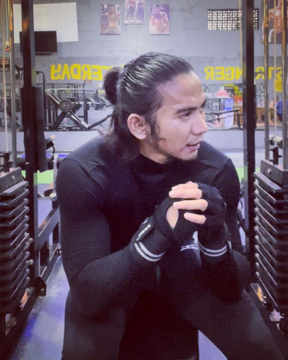 Rizki DA dengan tampilan rambut gondrongnya. [Instagram]