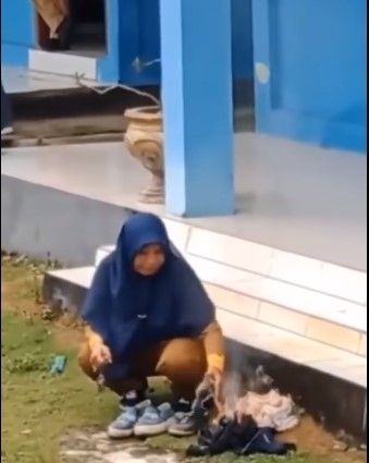 Guru bakar sepatu murid (instagram.com/andreli_48/)