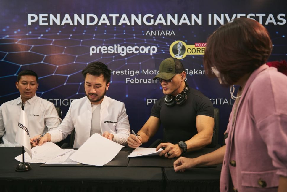 Penandatanganan kerja sama antara Deddy Corbuzier (PT PT Dektos Digital Corbuzier) dengan Rudy Salim (Prestige Corp]