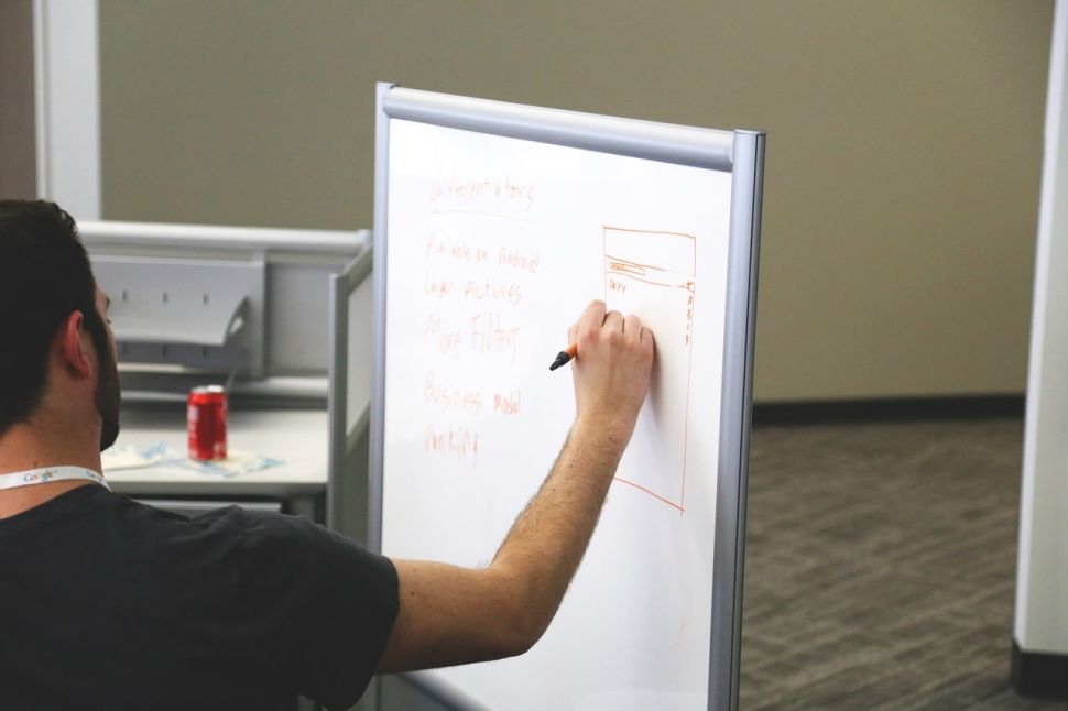 Ilustrasi presentasi. [StartupStockPhotos/Pixabay]