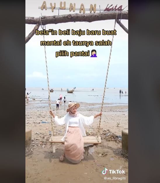 Nyesek Banget! Terlanjur Belanja Outfit untuk Tampil Cantik di Pantai