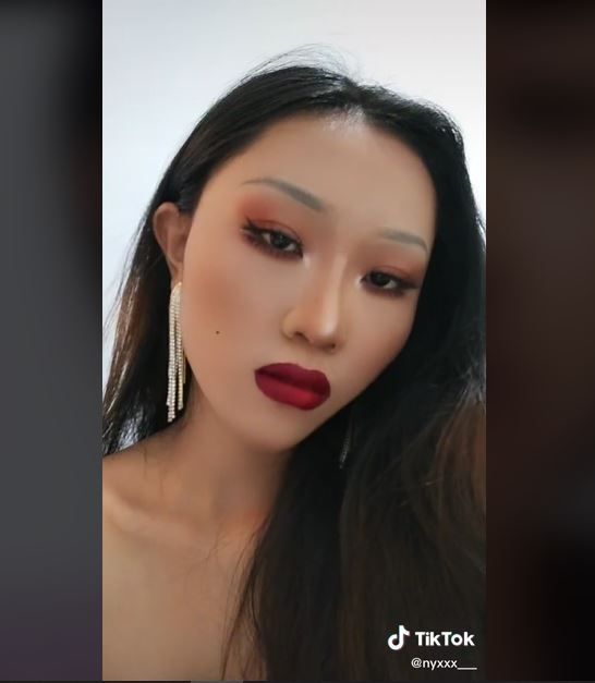 Viral Wanita Mirip Hwasa MAMAMOO (tiktok.com/nyxxx___)