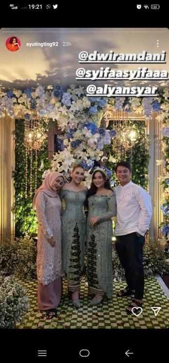 Gaya Ayu Ting Ting di Acara Siraman dan Pengajian Adik. (Instagram/@sistawedding)