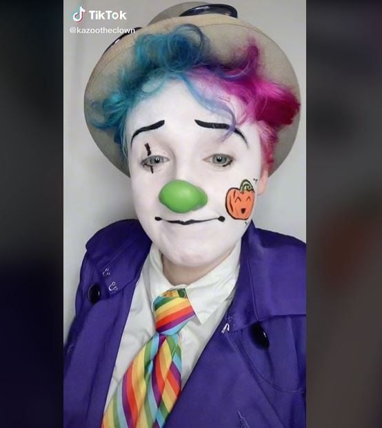 Curhat Wanita Didepak dari Tinder karena Pasang Foto Badut (tiktok.com/kazootheclown)