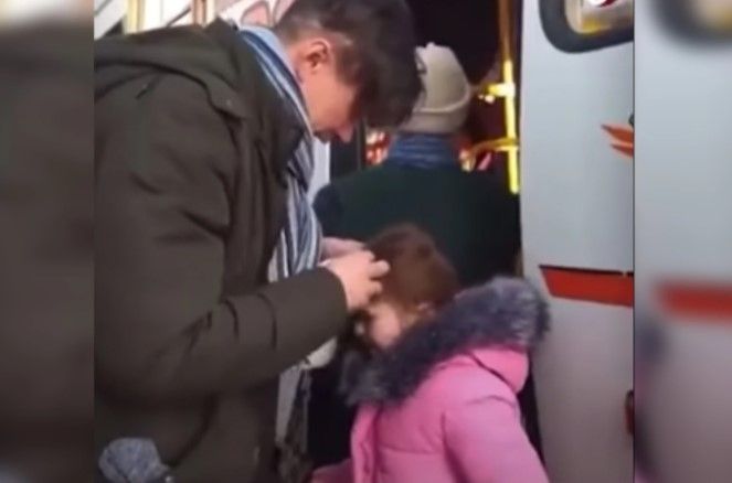 Video Ukriana ayah berpamitan dengan putrinya