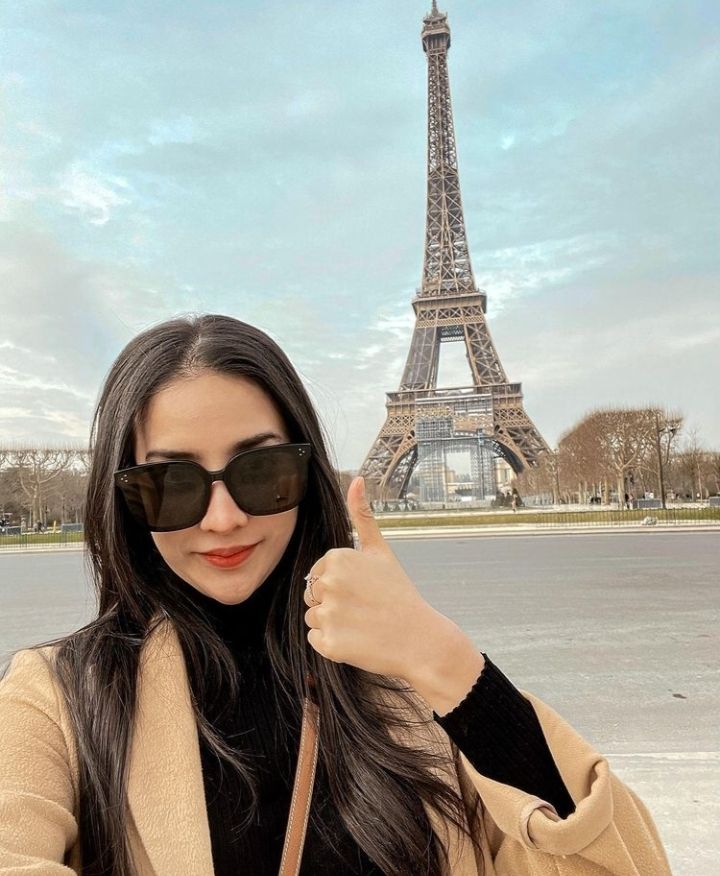 Potret Cantik Anya Geraldine di Paris. (Instagram/anyageraldine)